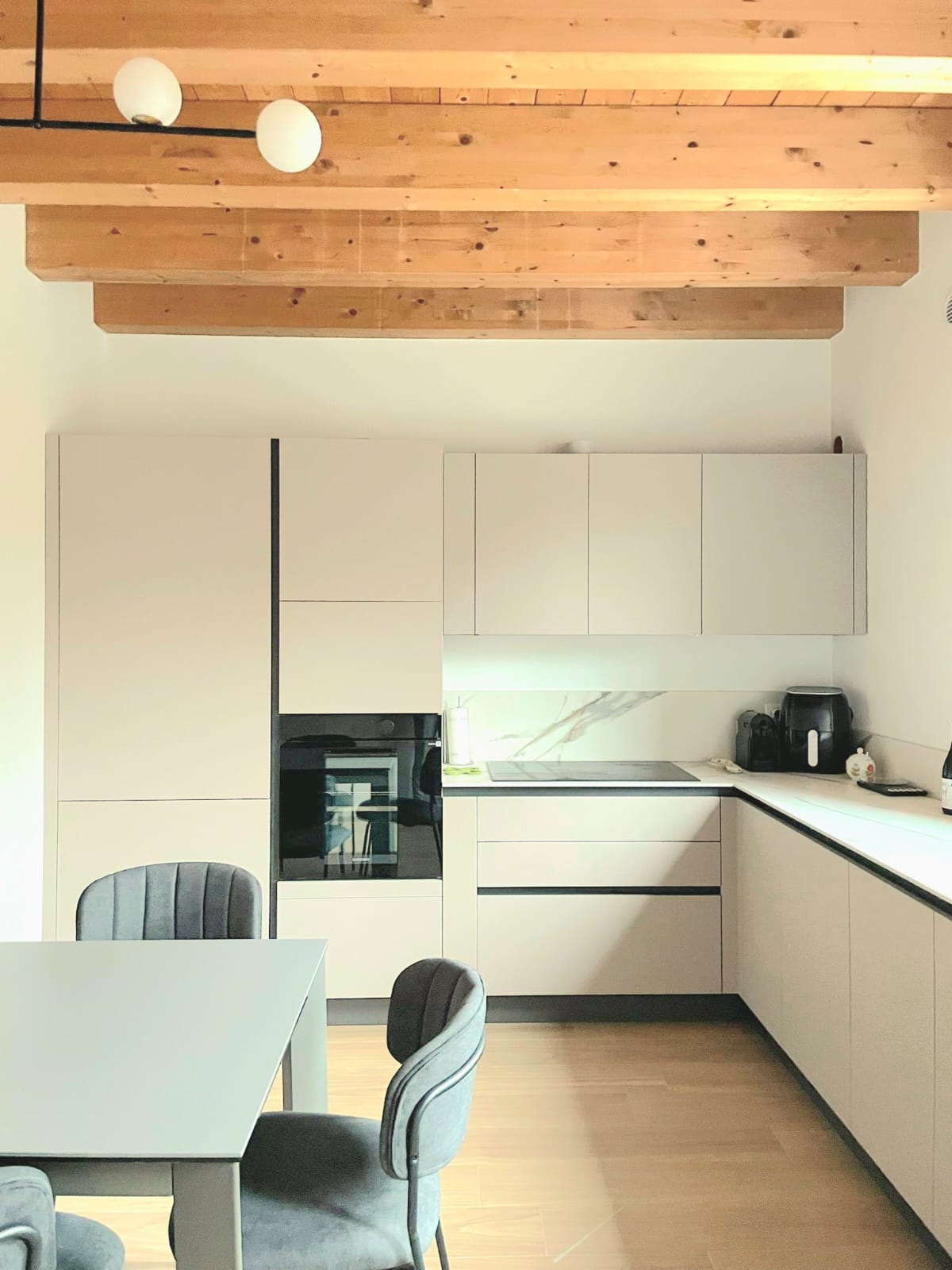 Realizzazione Cucina con travi a vista